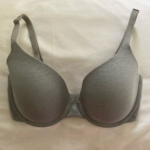 LIKE NEW Victoria’s Secret Uplift Semi Demi bra.